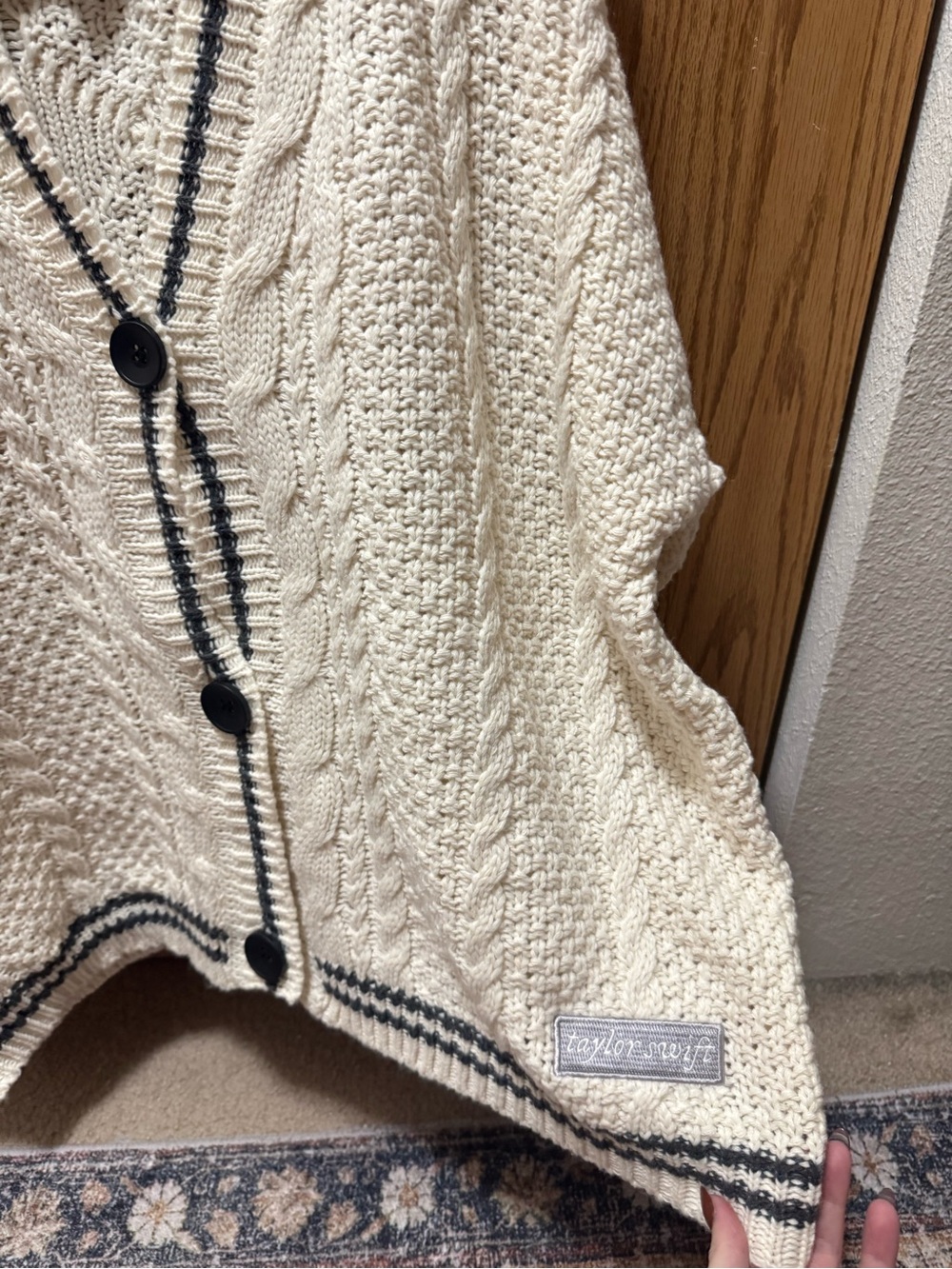 Taylor Swift Folklore Cardigan Sz M/L NEVER WORN - Picture 3 of 5